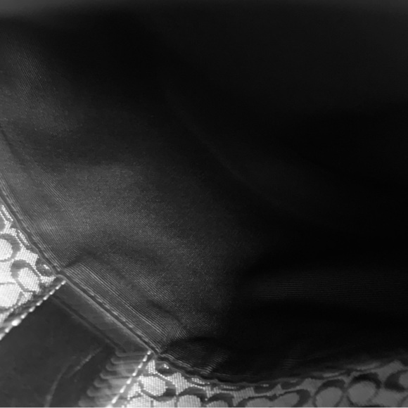 COACH Vintage Soho Signature
Monogram Canvas and Leather Bag, black and gray - Picture 12 of 14